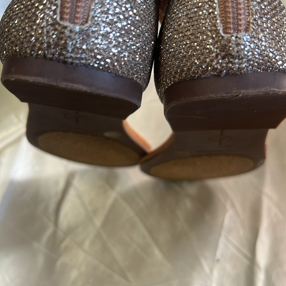 Jessica Simpson Gold Sandals with T-strap and Glittery Embellishment - Picture 8 of 9